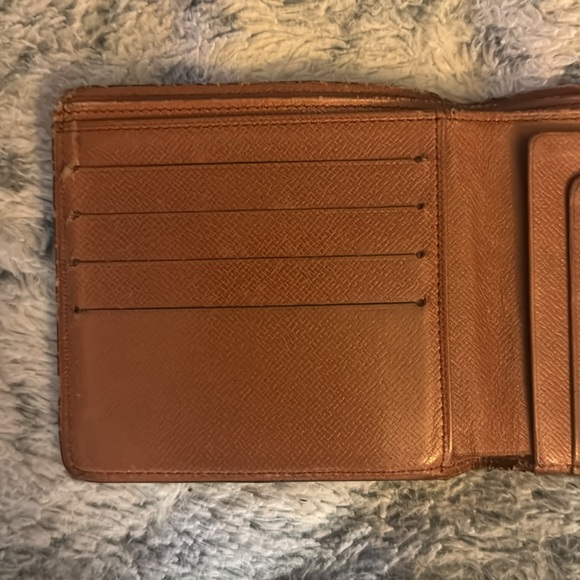 🗣️🔥Men’s Or Women’s Louis Vuitton Men’s Bi-Fold Wallet! Preloved & Beautiful. - Picture 5 of 16